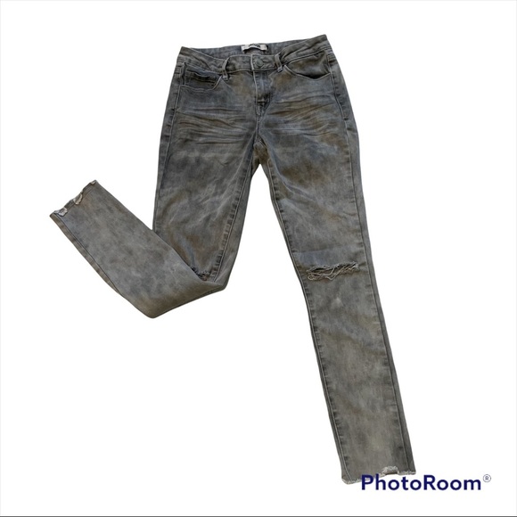 Refuge Distressed Gray Stonewashed Skinny Jeans, Sz 2 - Picture 3 of 10